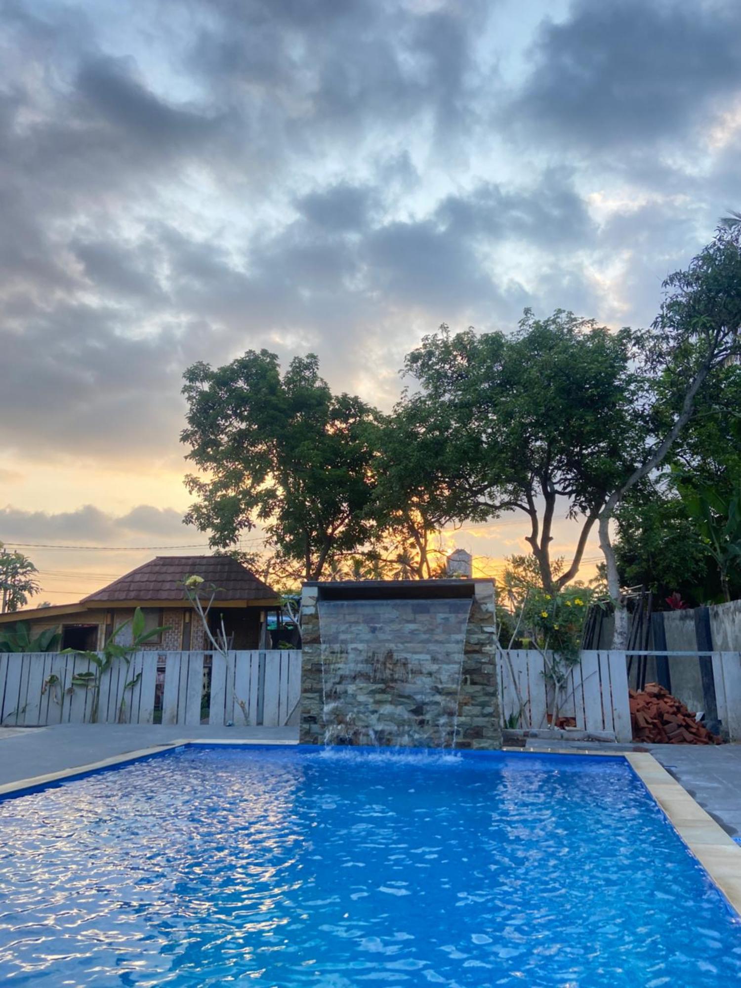 Edrian Bungalows テテバトゥ エクステリア 写真